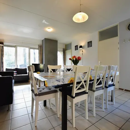 Semesterbostad In Near Forest Trails *