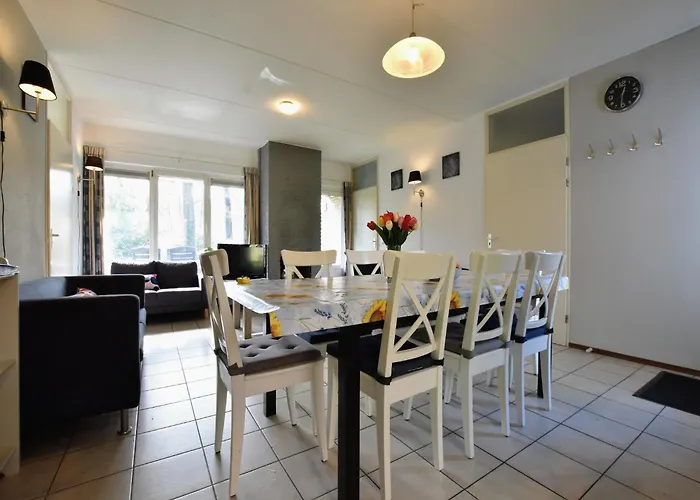 Semesterbostad In Near Forest Trails *