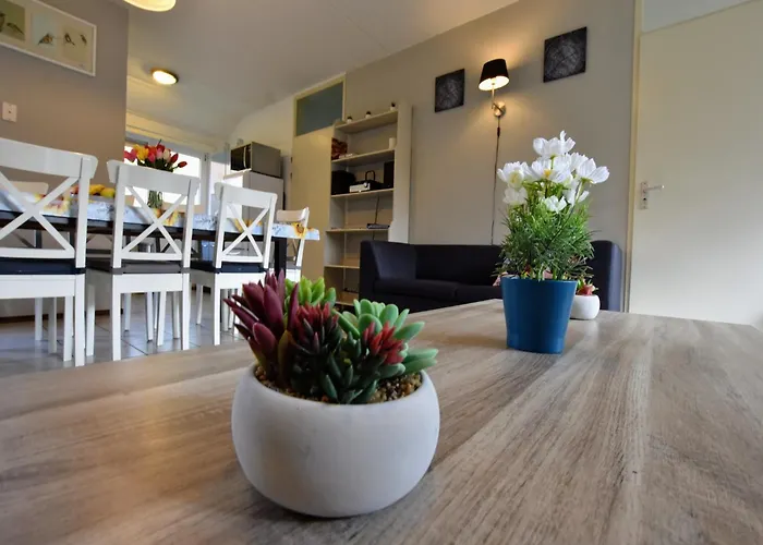 Semesterbostad In Near Forest Trails